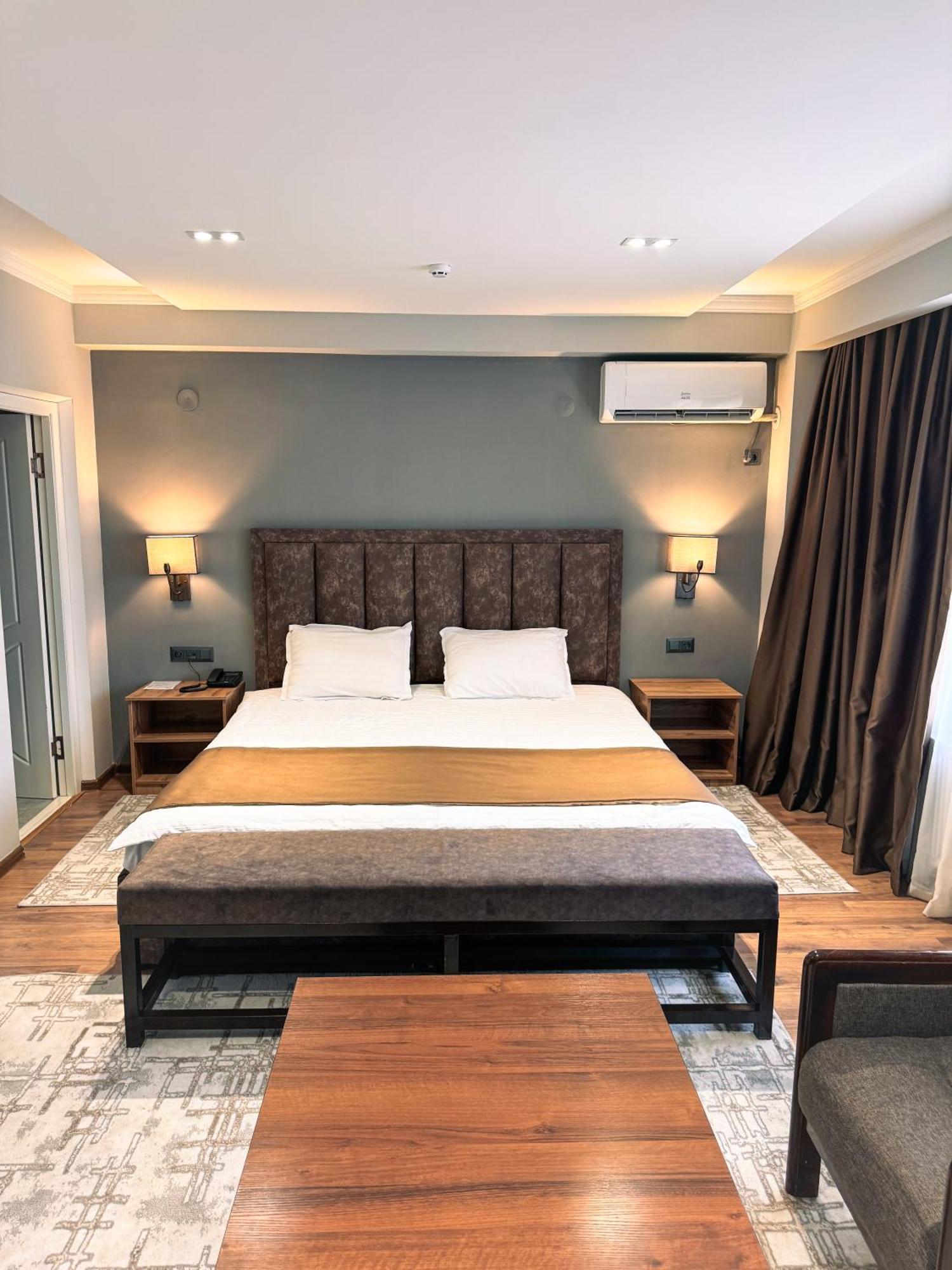 Ziyorat Luxury Hotel フェルガナ エクステリア 写真