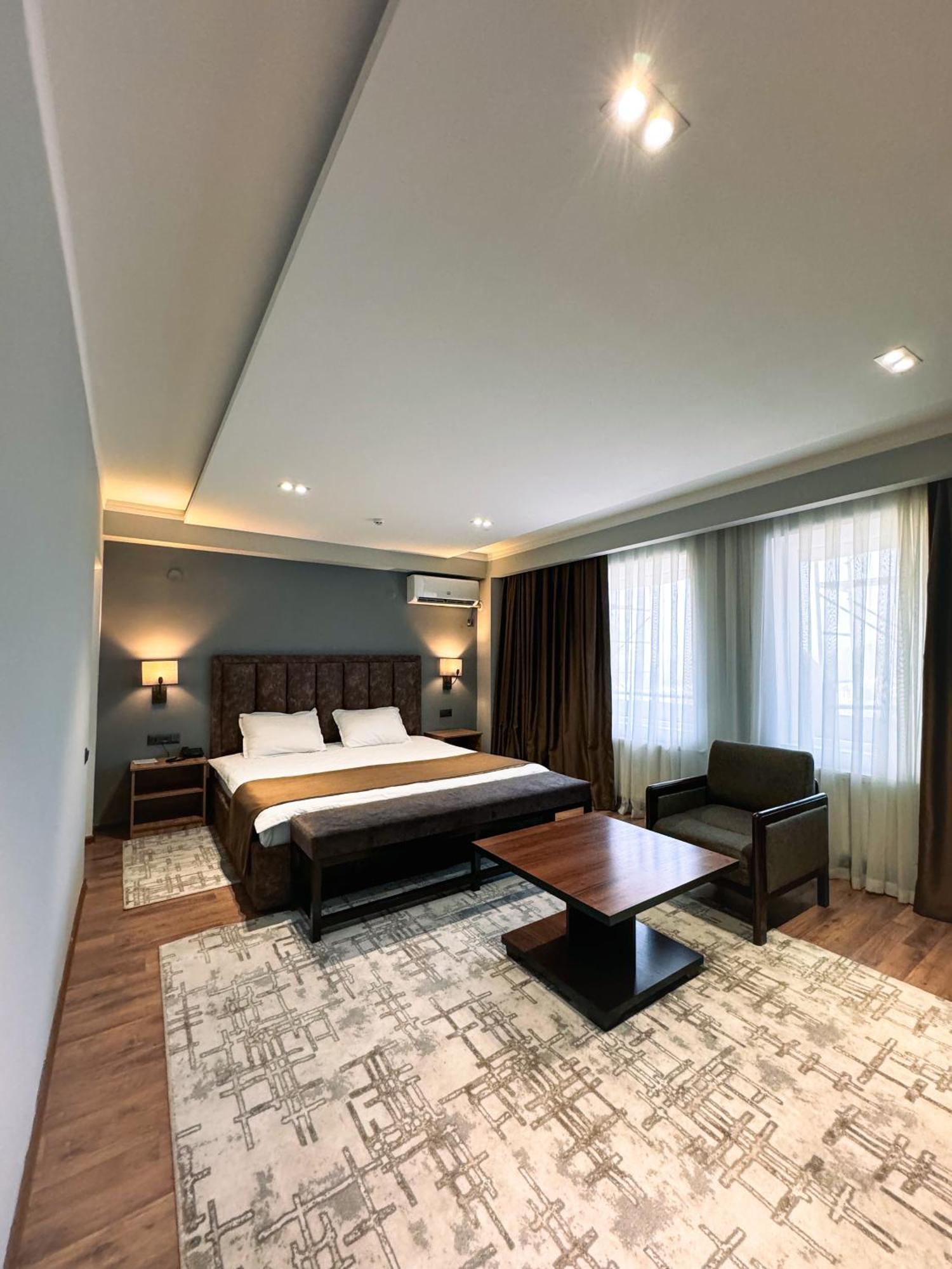 Ziyorat Luxury Hotel フェルガナ エクステリア 写真
