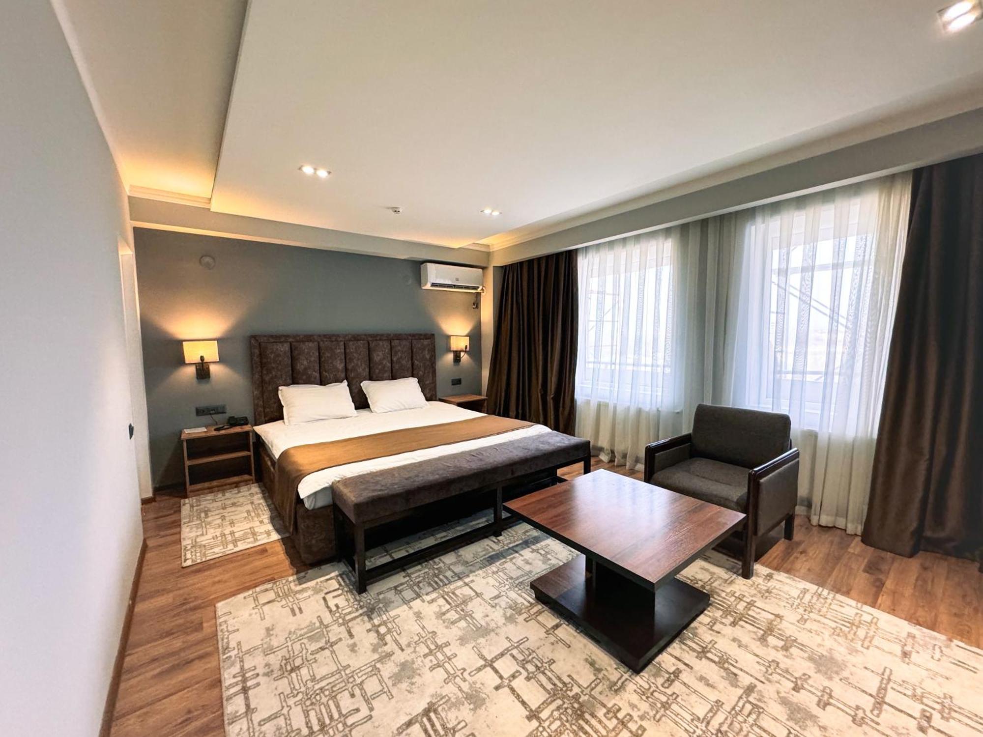 Ziyorat Luxury Hotel フェルガナ エクステリア 写真