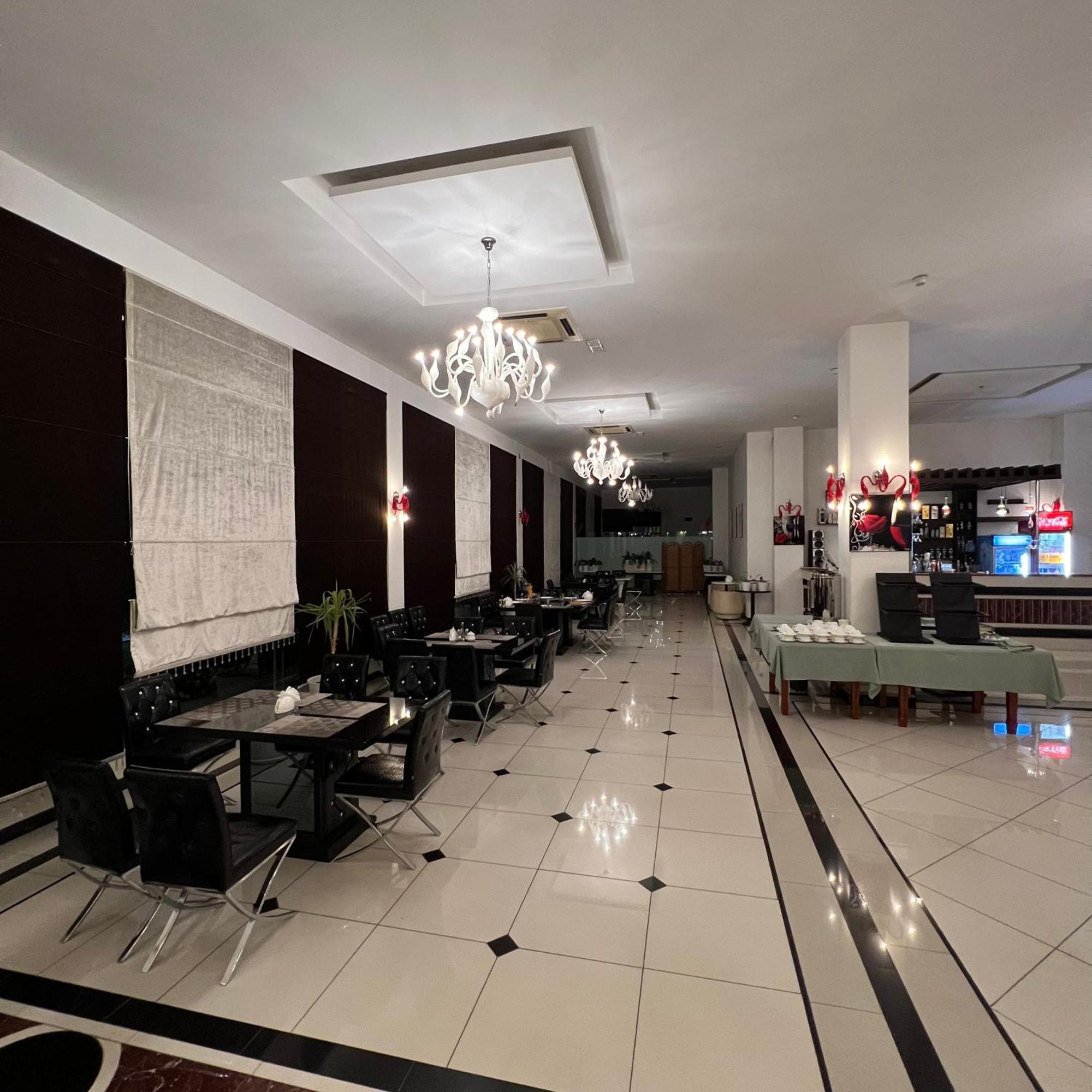 Ziyorat Luxury Hotel フェルガナ エクステリア 写真