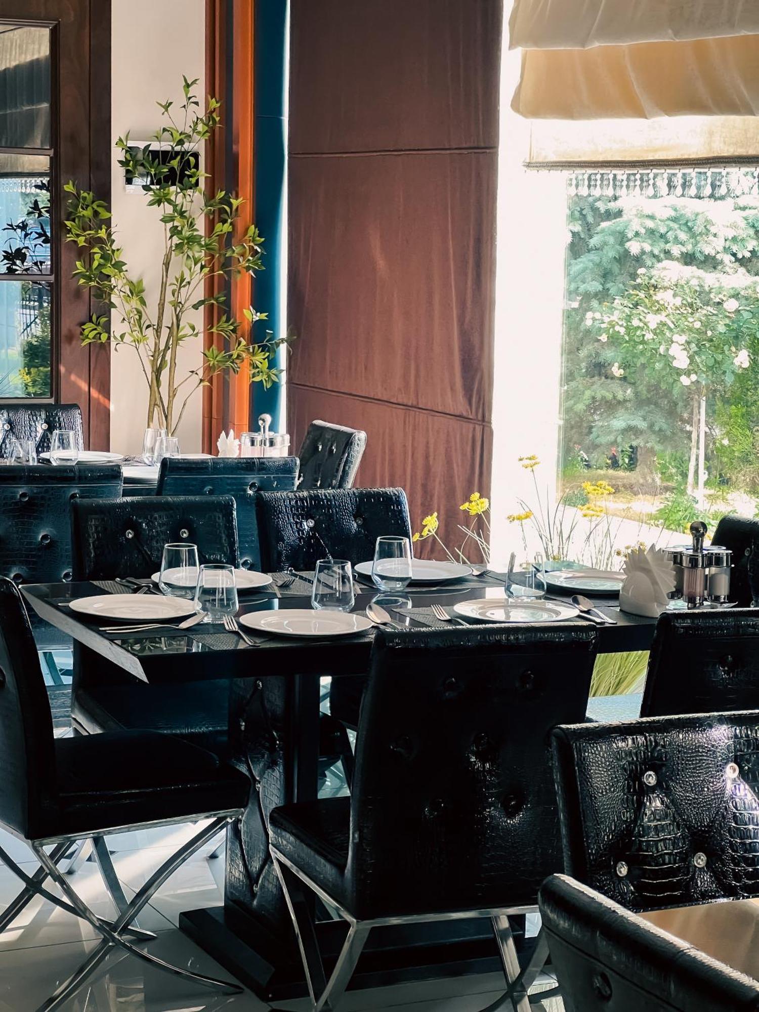 Ziyorat Luxury Hotel フェルガナ エクステリア 写真