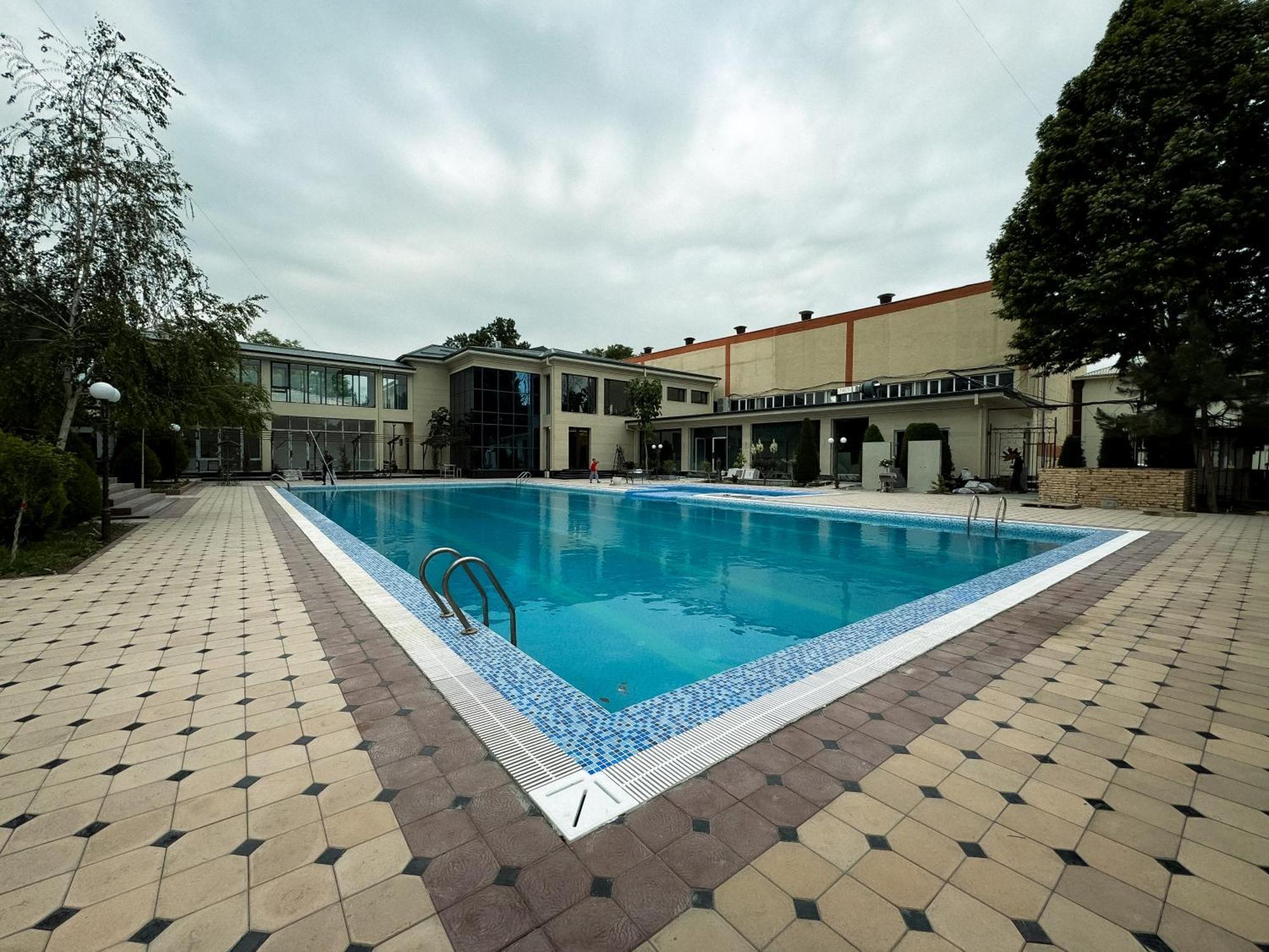 Ziyorat Luxury Hotel フェルガナ エクステリア 写真