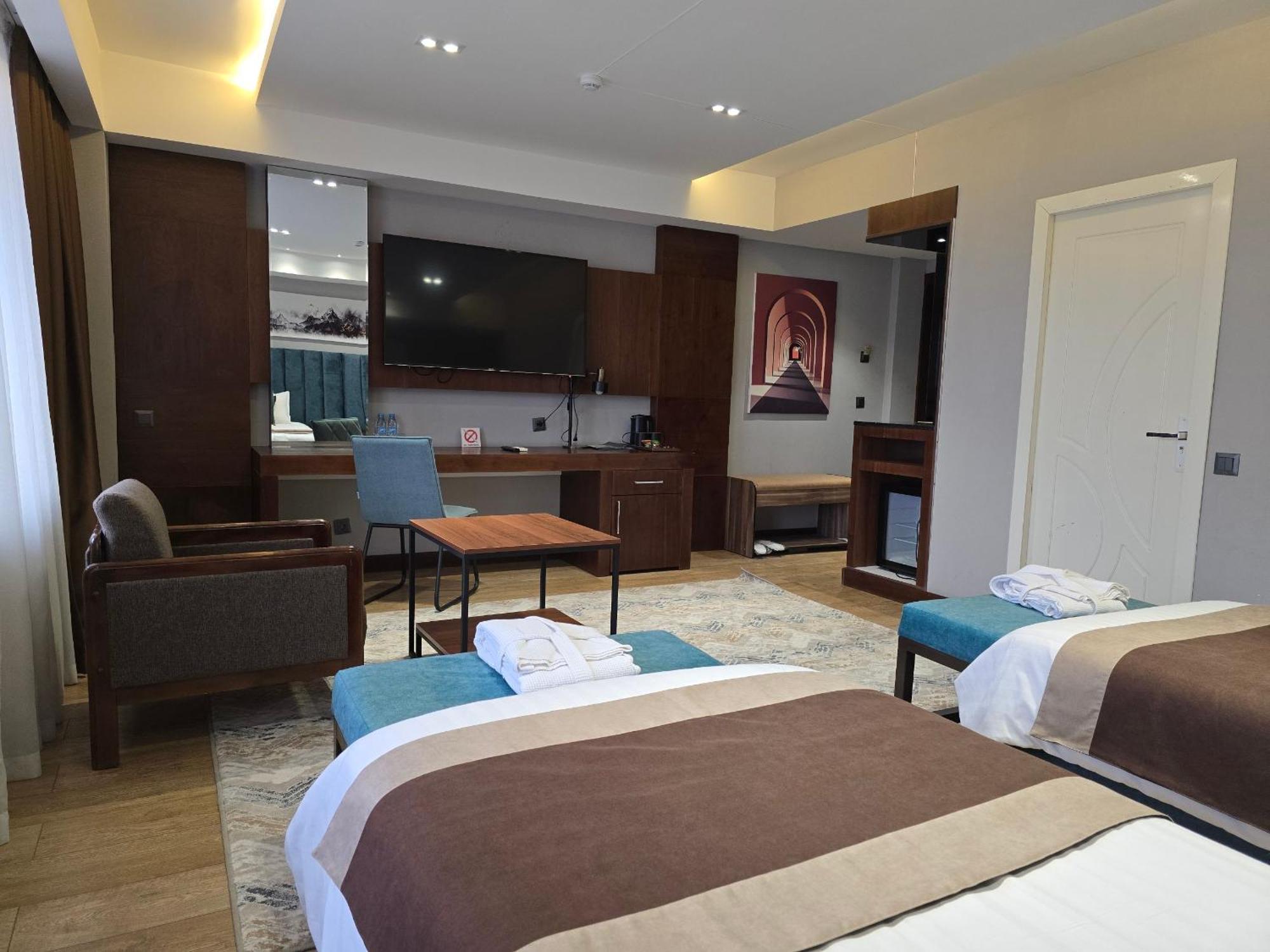 Ziyorat Luxury Hotel フェルガナ エクステリア 写真