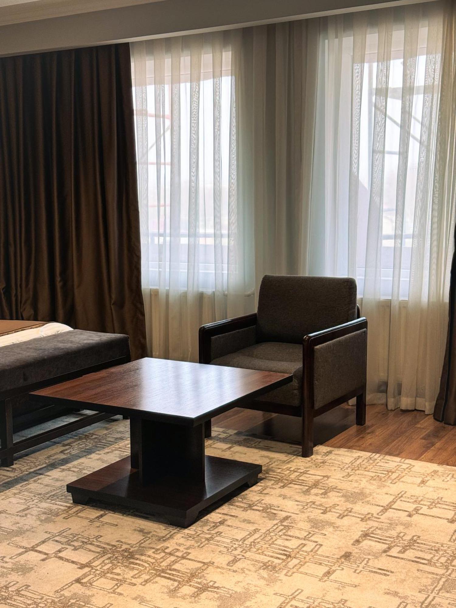 Ziyorat Luxury Hotel フェルガナ エクステリア 写真