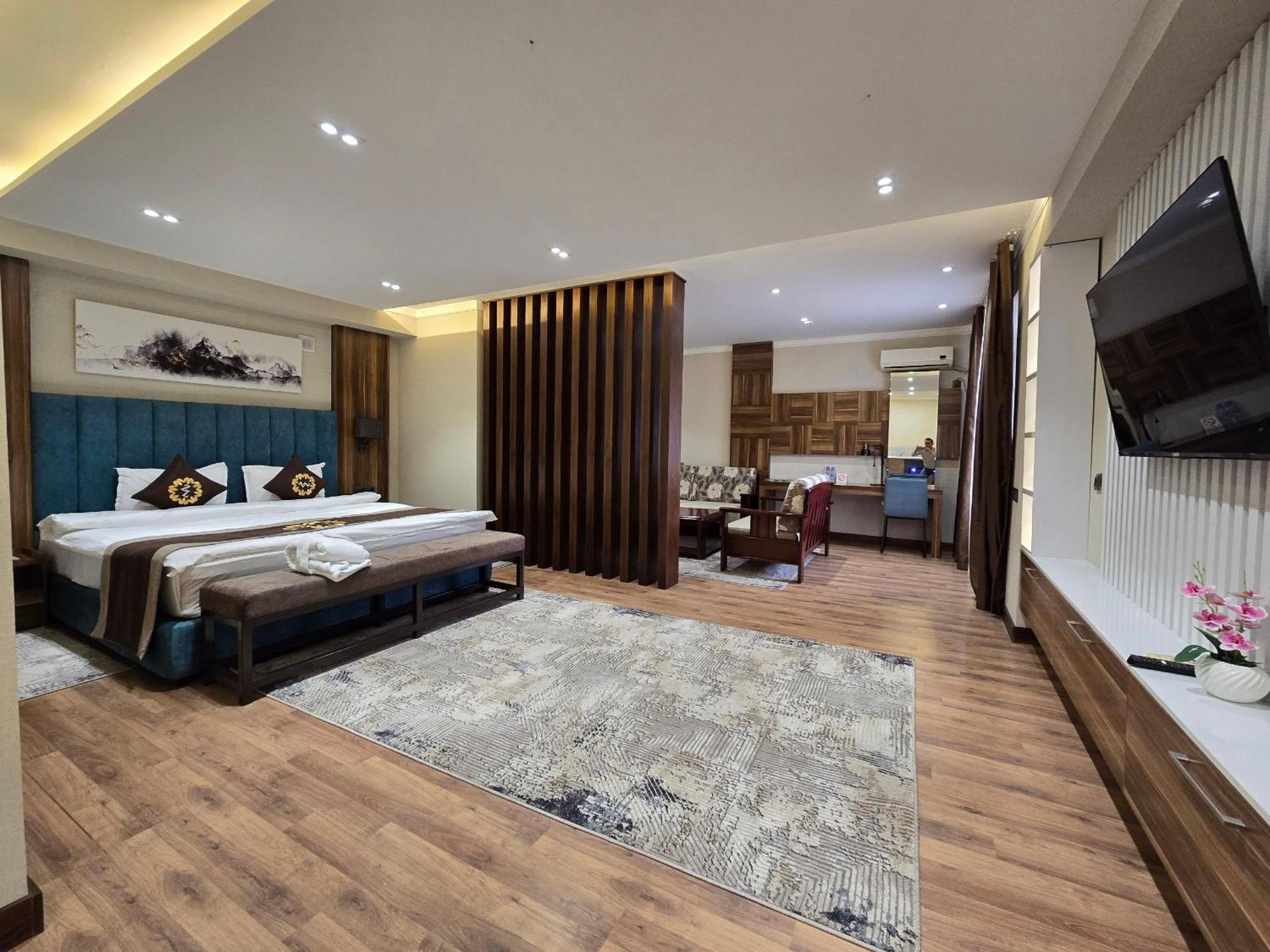 Ziyorat Luxury Hotel フェルガナ エクステリア 写真