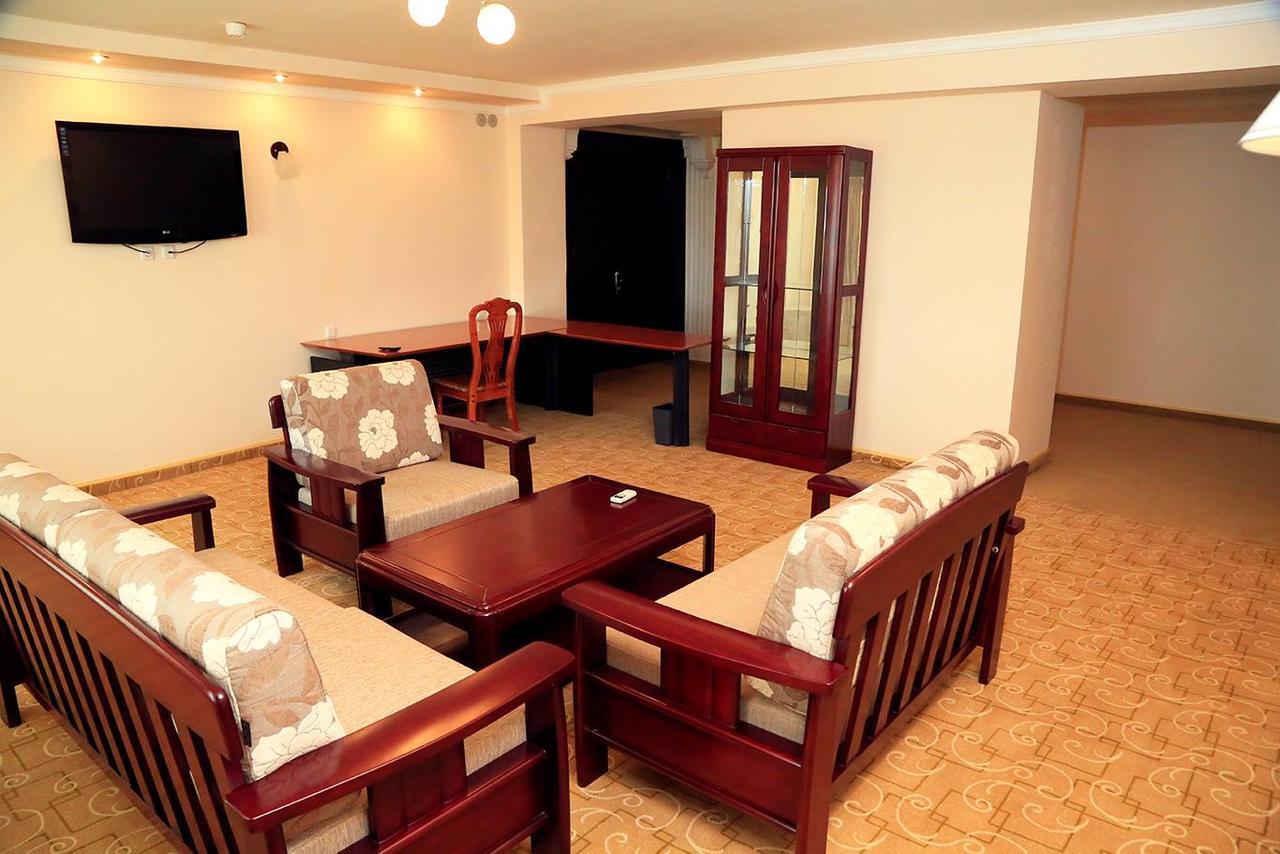 Ziyorat Luxury Hotel フェルガナ エクステリア 写真