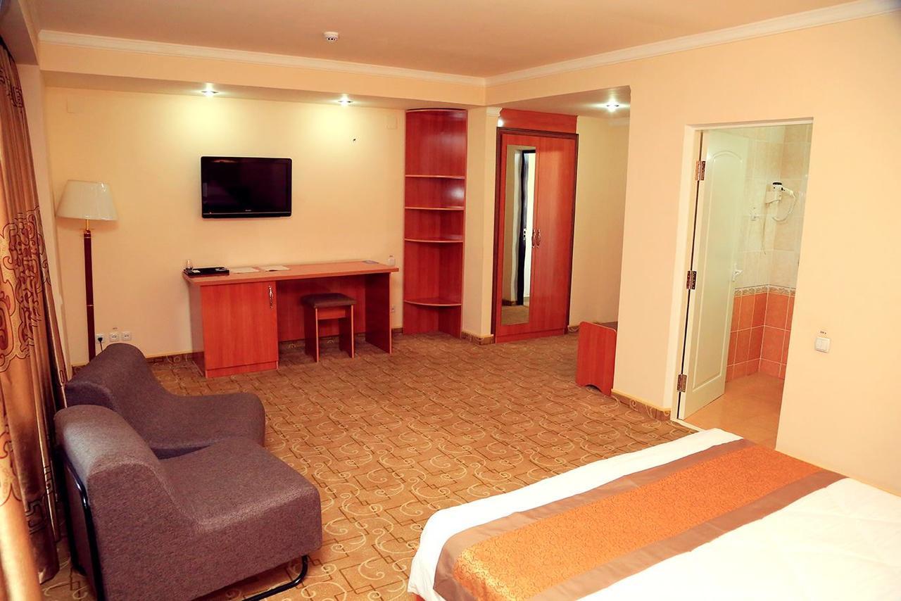Ziyorat Luxury Hotel フェルガナ エクステリア 写真